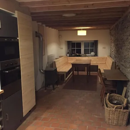 Chez Le Roi Du Bois Ottre Vakantiehuis *