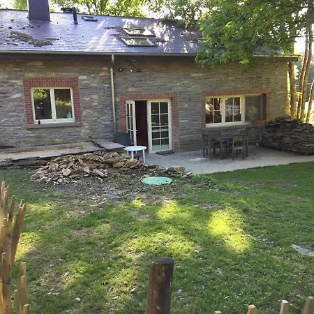 Holiday home Chez Le Roi Du Bois Ottre *